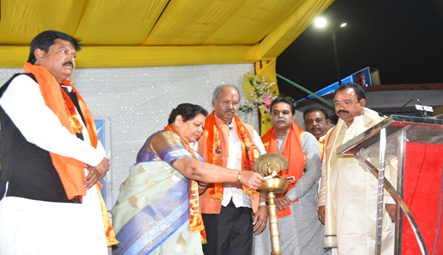 Governor Ms. Uike participated in Chhath Mahaparv organized at Mahadev Ghat