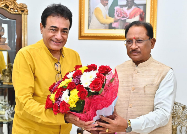 Renowned Actor Shri Nitish Bharadwaj Pays Courtesy Call on CM Vishnu Deo Sai
