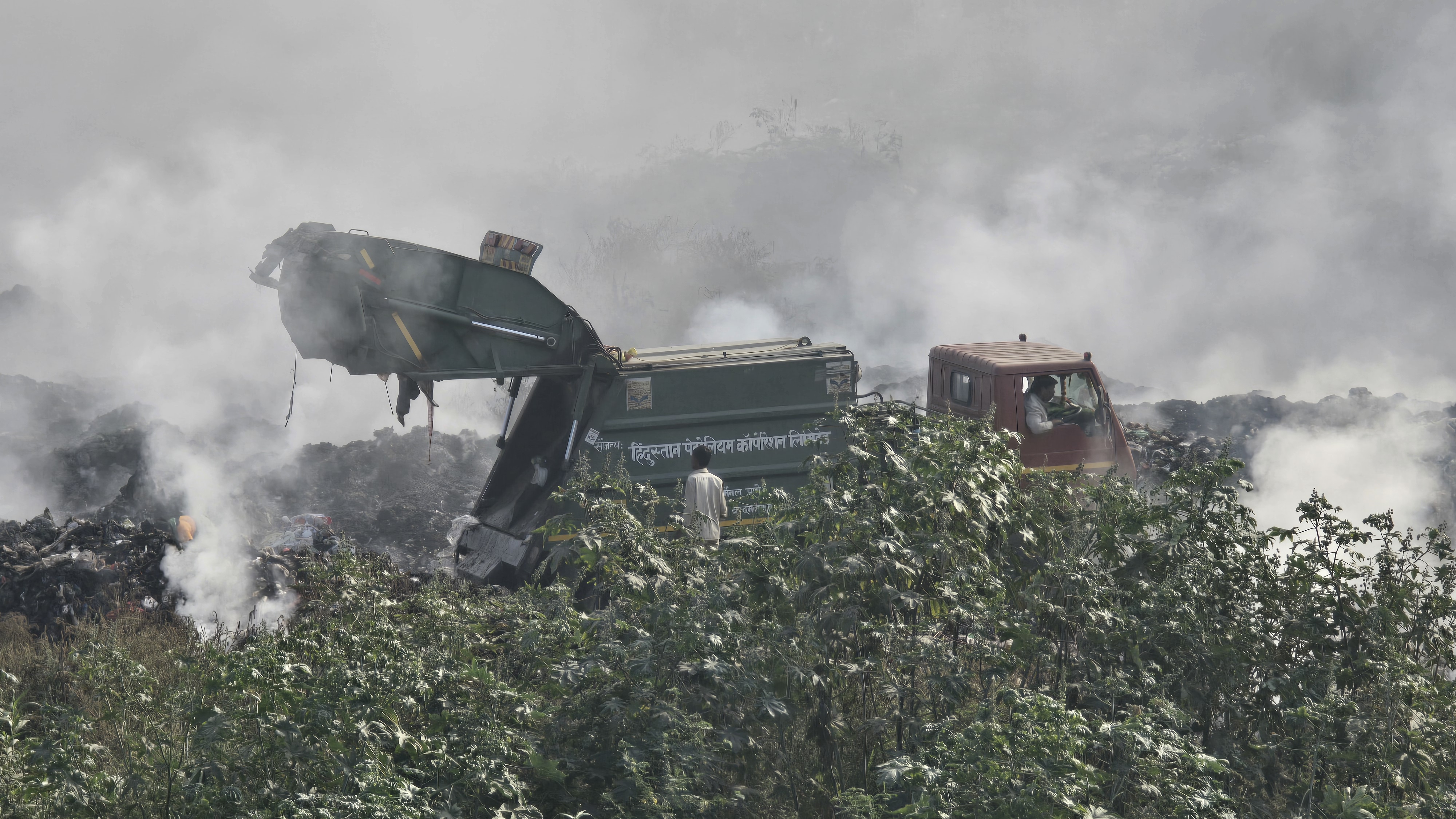 Fire in Garbage Dump Along Mula-Mutha River Continues; Students Hospitalized Due to Toxic Fumes