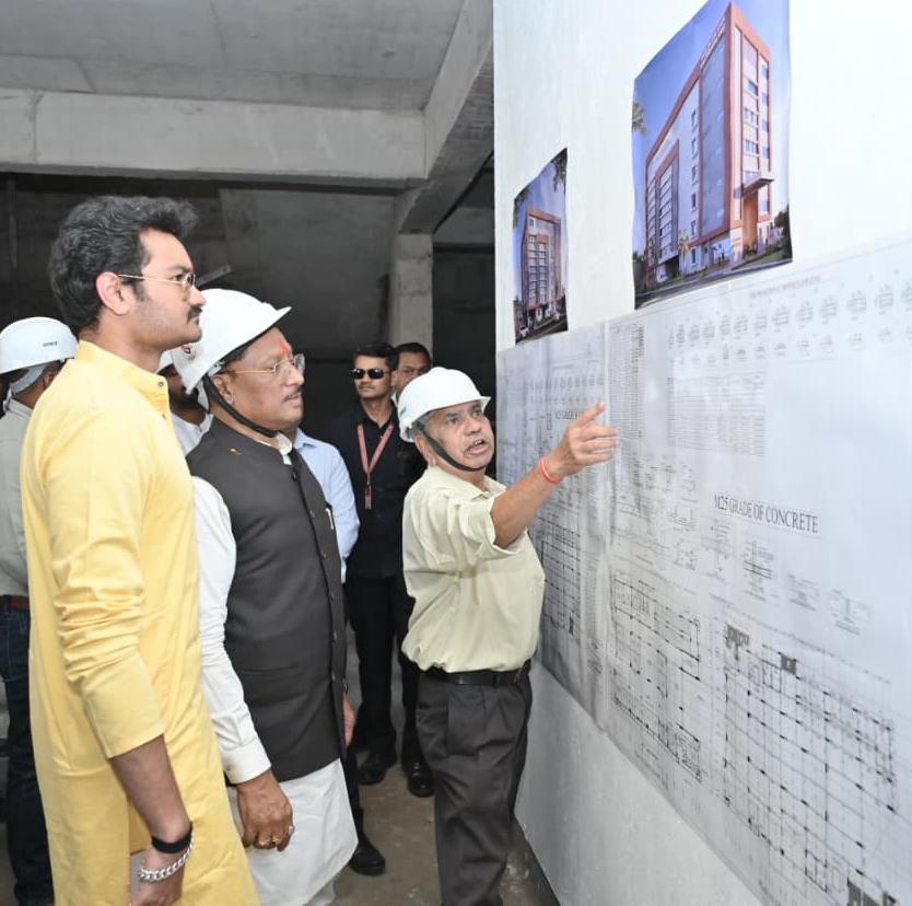 CM Vishnu Deo Sai reviews construction of Jagdev Ram Uraon Kalyan Ashram Hospital in Jashpur