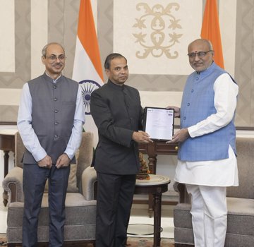 Vice President Shri C. P. Radhakrishnan Fills Self-Enumeration Form Online for Census 2027
