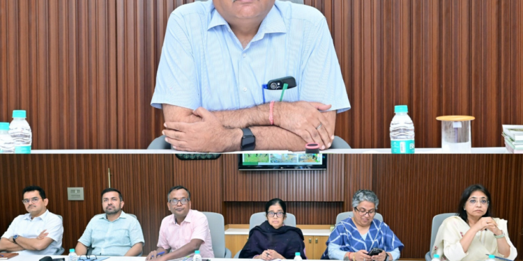 Chhattisgarh Chief Secretary Shri Vikas Sheel Calls for Climate-Resilient Rural Action Plans at Gram Panchayat Level