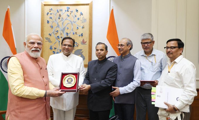 PM completes his self enumeration, appeals to citizens to self-enumerate their household details and participate in the Census process