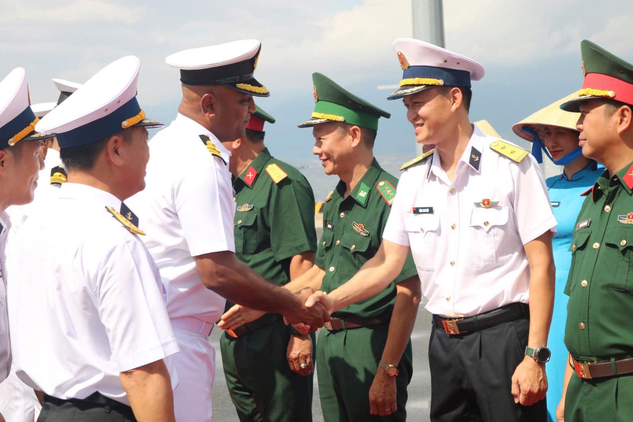 INS SAGARDHWANI ARRIVES IN CAM RANH, VIETNAM
