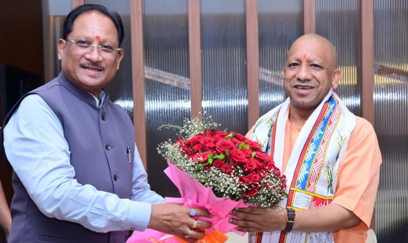 CM Vishnu Deo Sai accords warm welcome to UP CM Yogi Adityanath