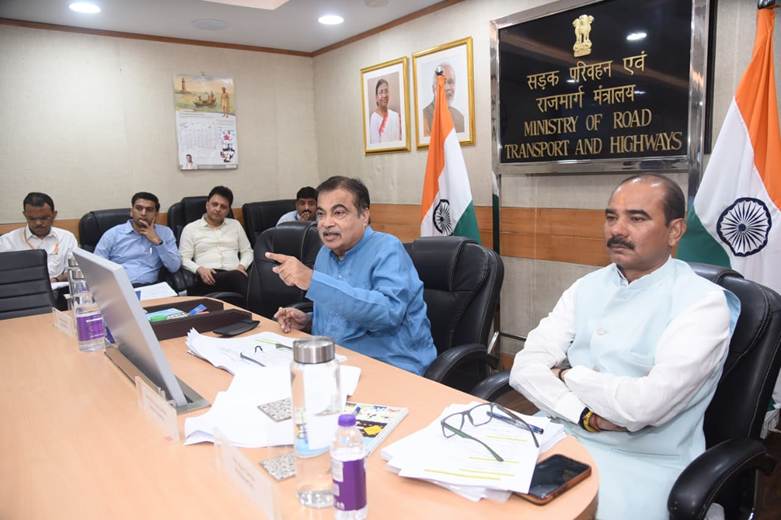 Nitin Gadkari Reviews Quality and Maintenance of 11,672 km National Highway Network in UP