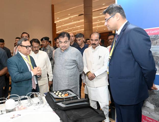 Nitin Gadkari Addresses Workshop on Landslide Mitigation for Resilient Hill Roads