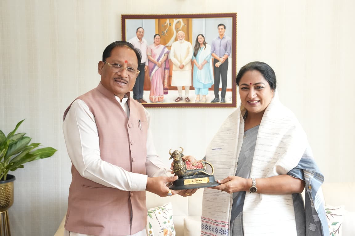 CM Vishnu Deo Sai Pays Courtesy Visit to Delhi CM Rekha Gupta in New Delhi