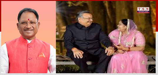 CM Vishnu Deo Sai greets Assembly Speaker Dr Raman Singh on 47th wedding anniversary