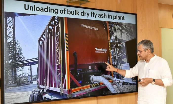 Ashwini Vaishnaw Unveils Eight More Structural Reforms under ‘Reform Express’ to Strengthen India’s Freight Operations
