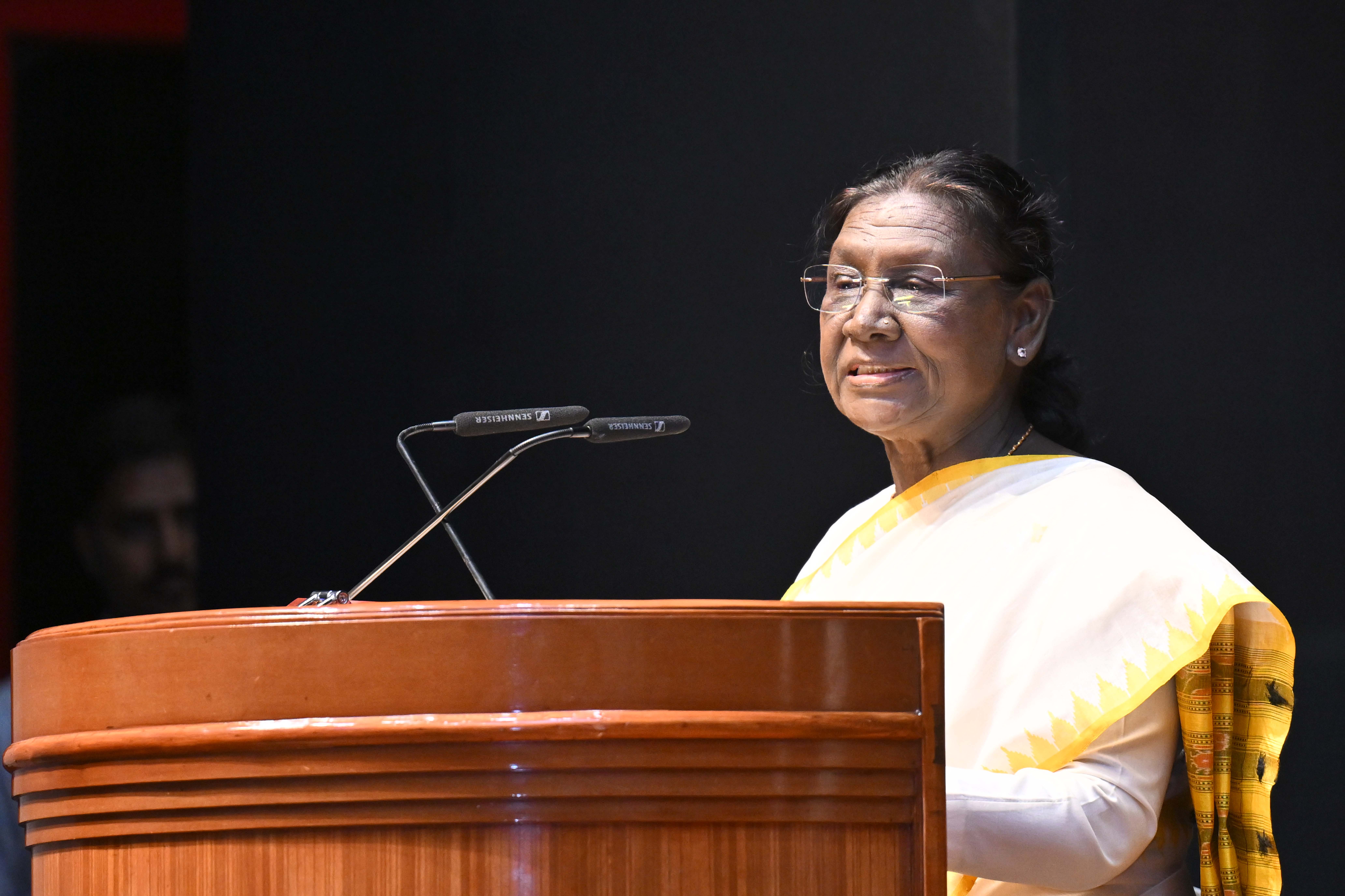 PROBATIONERS OF INDIAN FOREST SERVICE CALL ON THE PRESIDENT OF INDIA