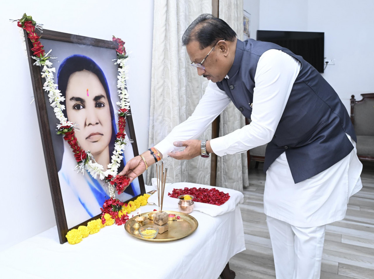 CM Vishnu Deo Sai Pays Tribute to Chhattisgarh’s First Woman MP and Social Worker Minimata on Her Death Anniversary