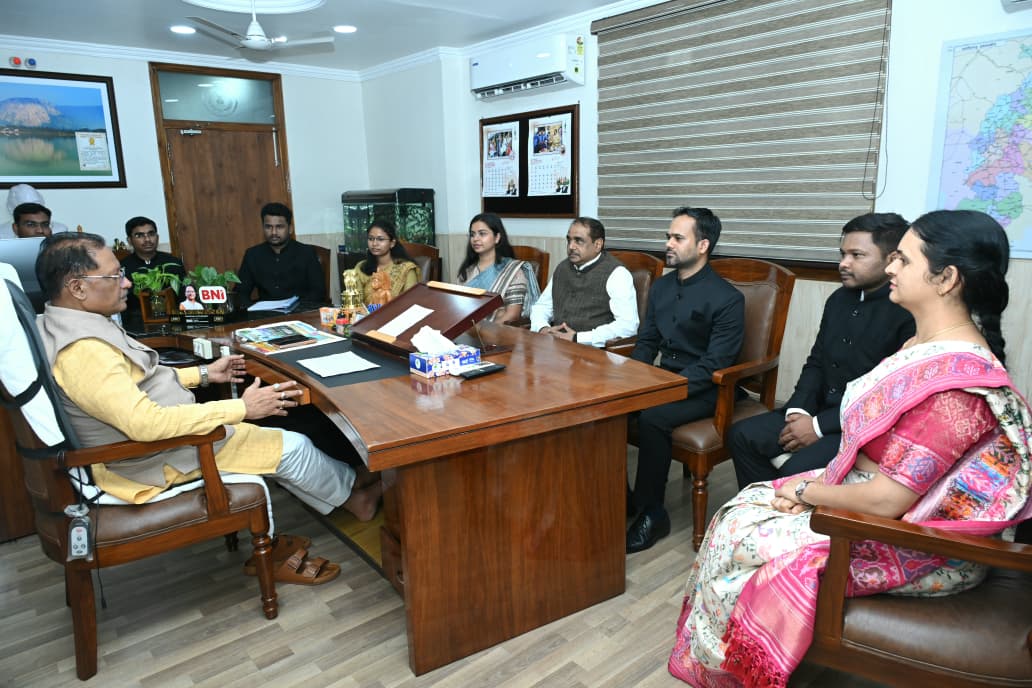 Administrative Service Is a Means to Earn Public Trust; Sensitivity and Transparency should be the Foundation of Work Culture: CM