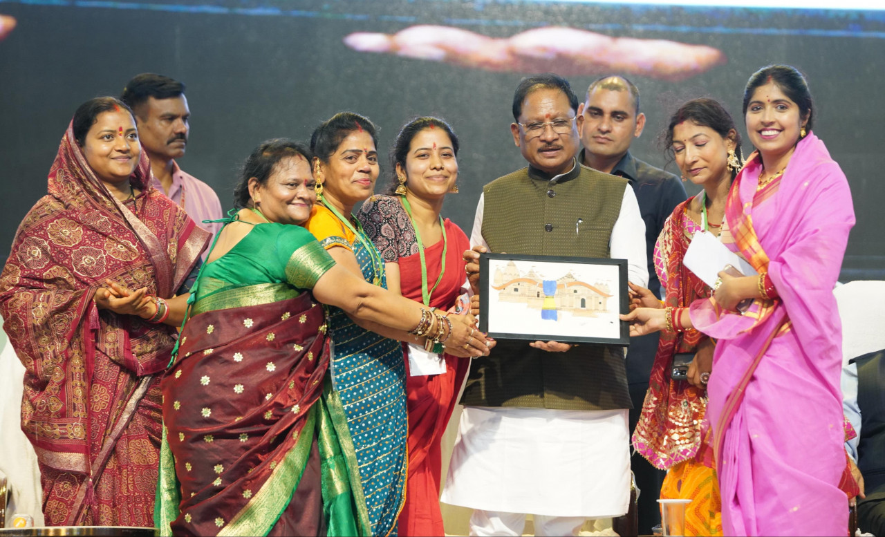 Bahatarai Stadium Comes Alive as CM Shri Sai Celebrates Teeja Tihaar with Sisters of Bilaspur