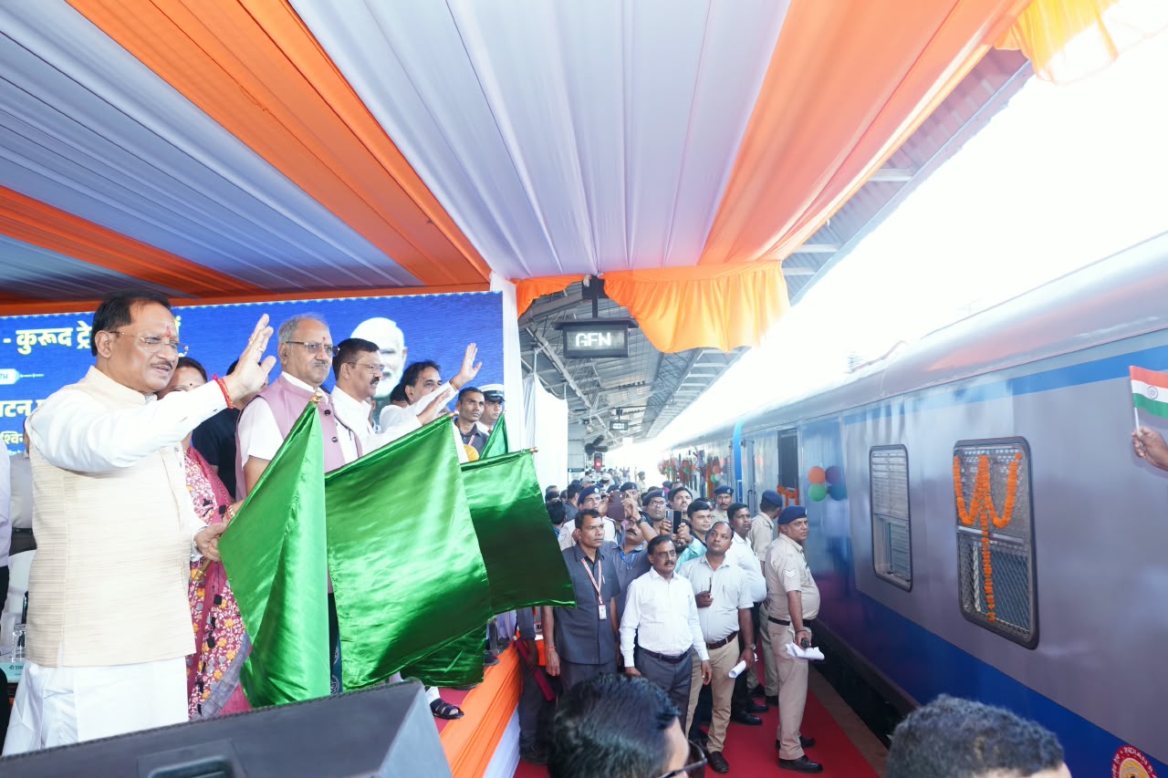 Ashwini Vaishnaw and CM Vishnu Deo Sai Flag Off Raoghat–Raipur and Raipur–Kurud Passenger Train Services